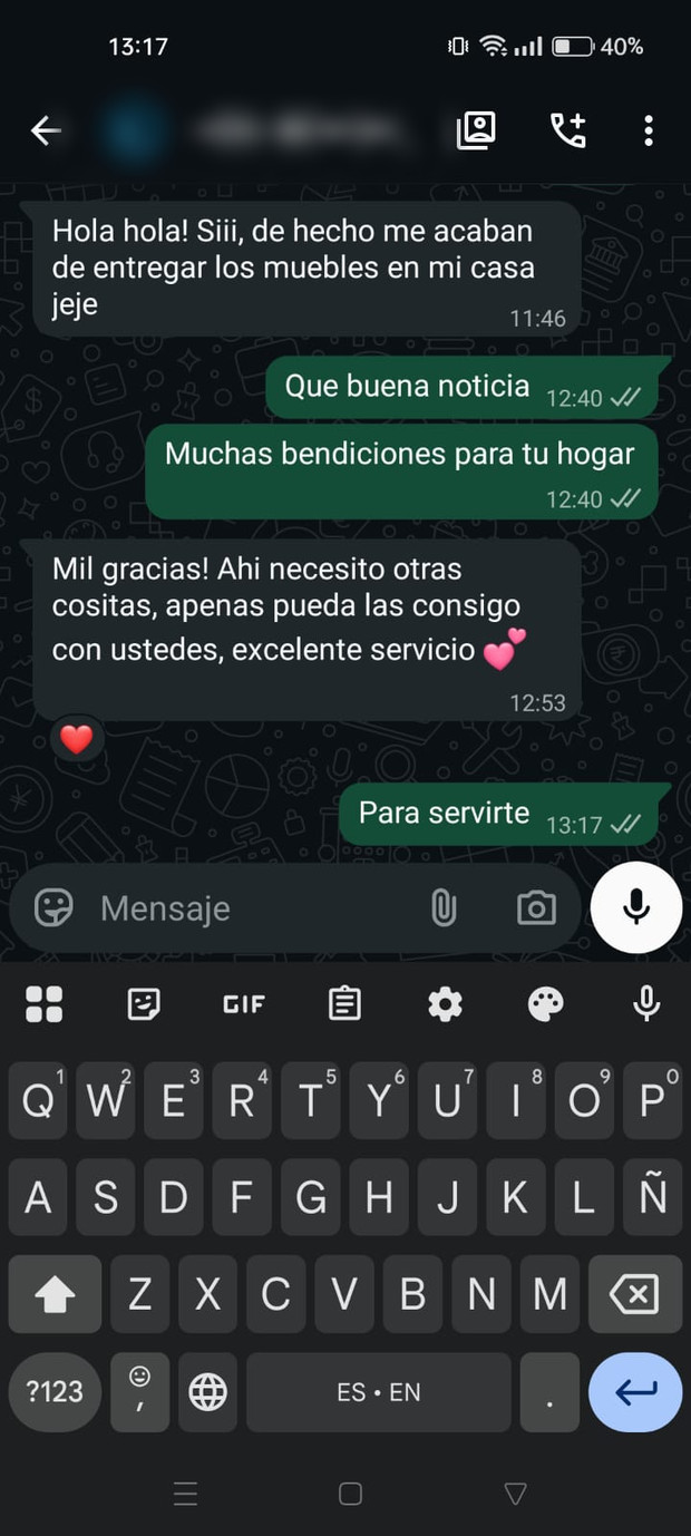 Conversación de WhatsApp: un cliente cuenta que le acaban de entregar los muebles y que volverá por más